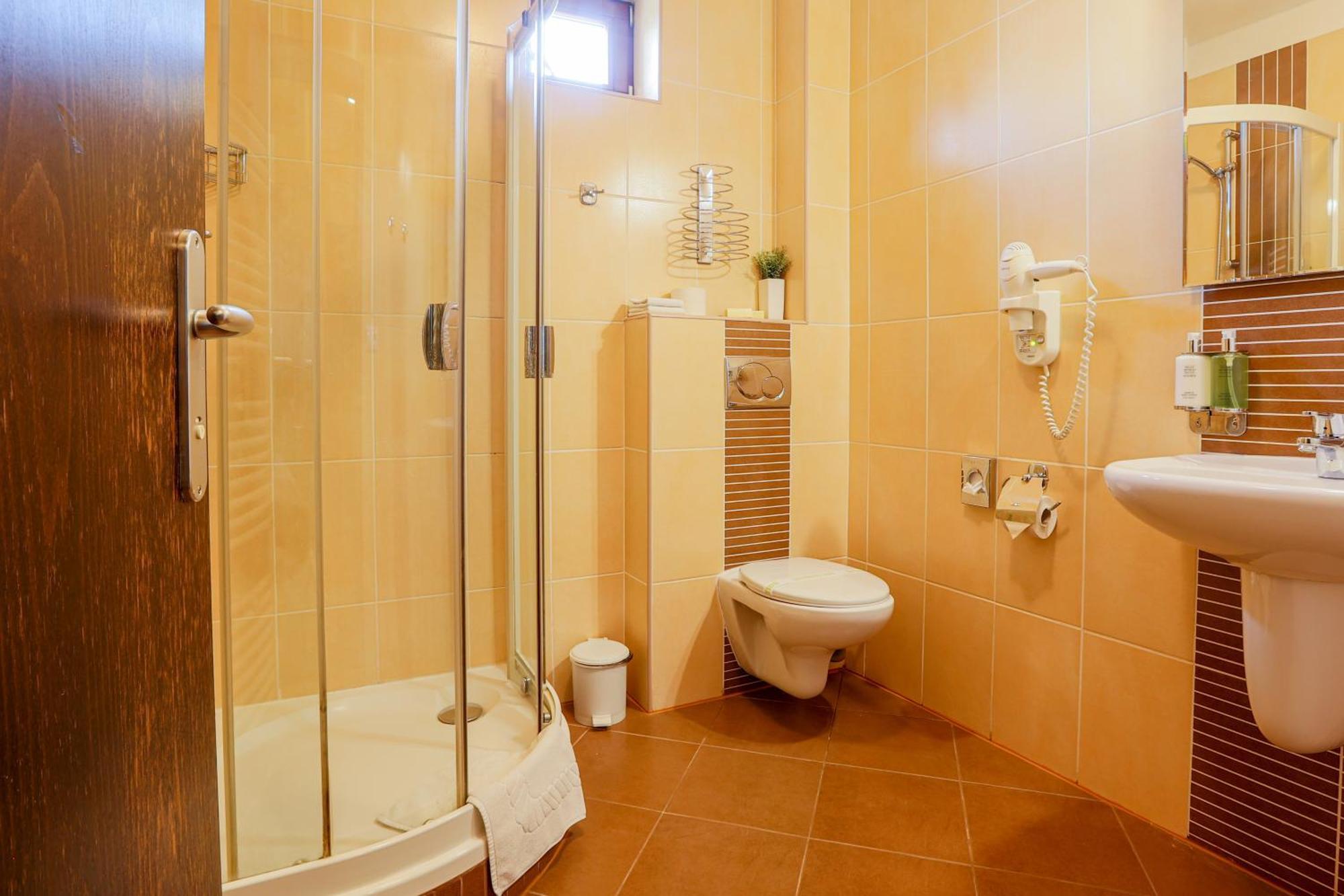 Grand Hotel Senica, Garni Extérieur photo