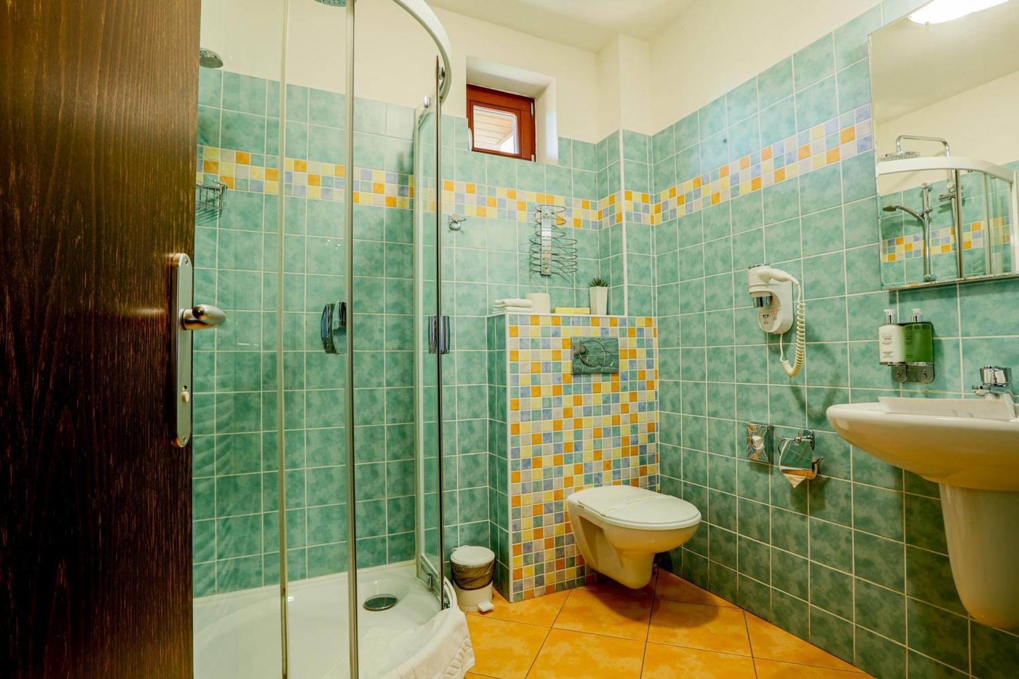 Grand Hotel Senica, Garni Extérieur photo